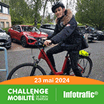 Collaborateur d'Infotrafic à vélo électrique pour le Challenge Mobilité 2024